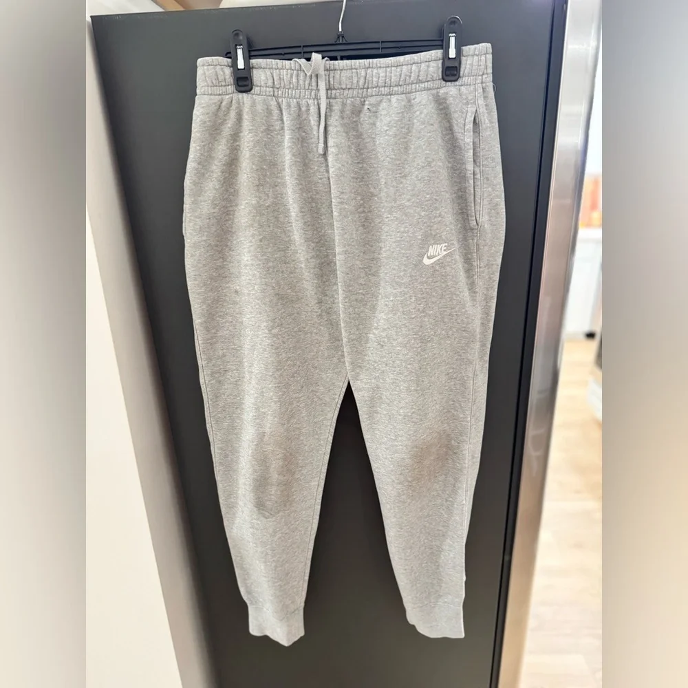 Nike Men's Light Gray Joggers